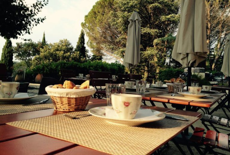 La table de Géraldine, in Visan