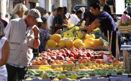 Market in Vaison-la-Romaine